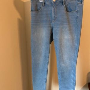 American Eagle Size 14 Light Wash highrise jegging